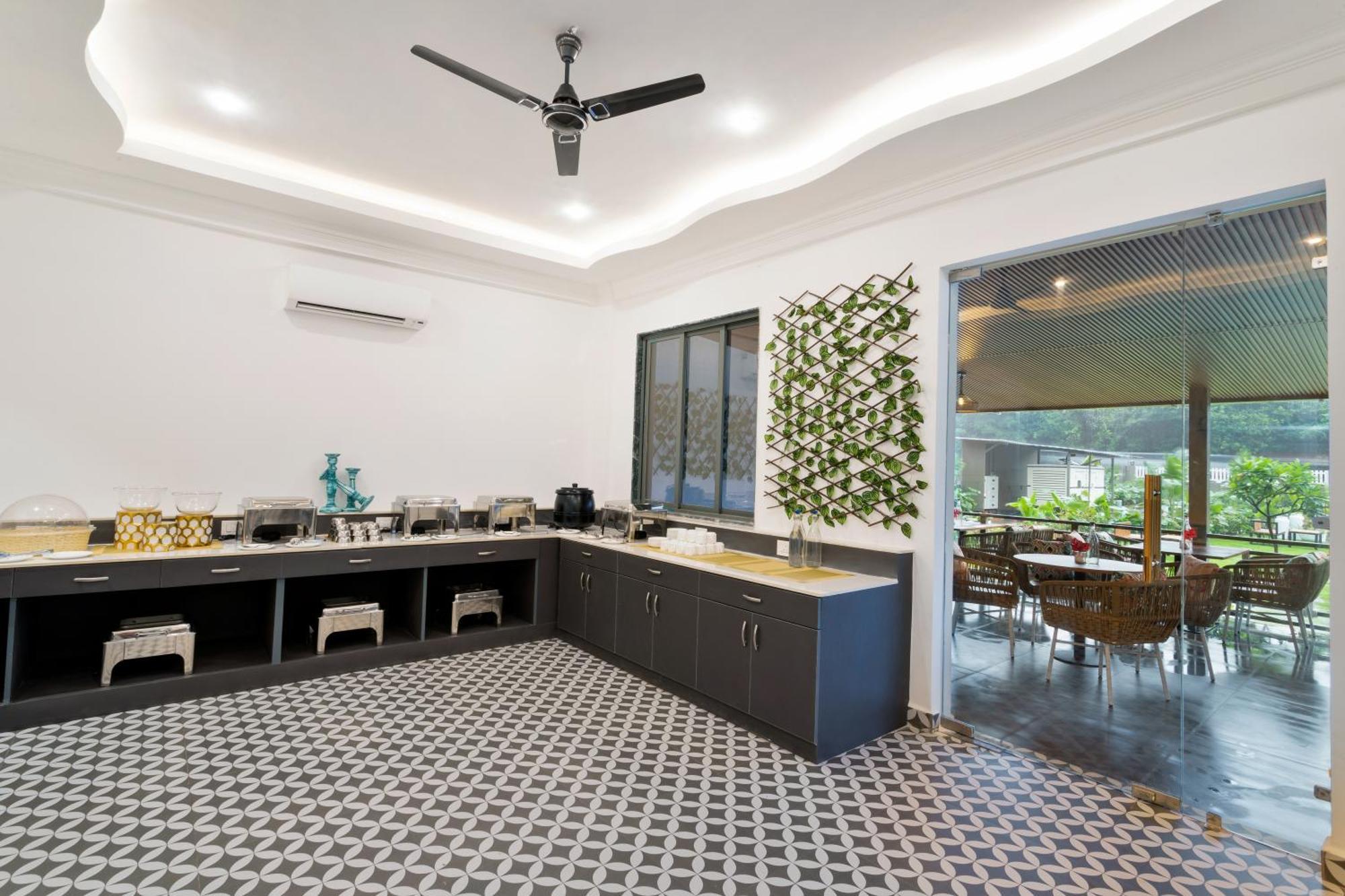 Stone Wood Hotel Amboli Amboli  Dış mekan fotoğraf