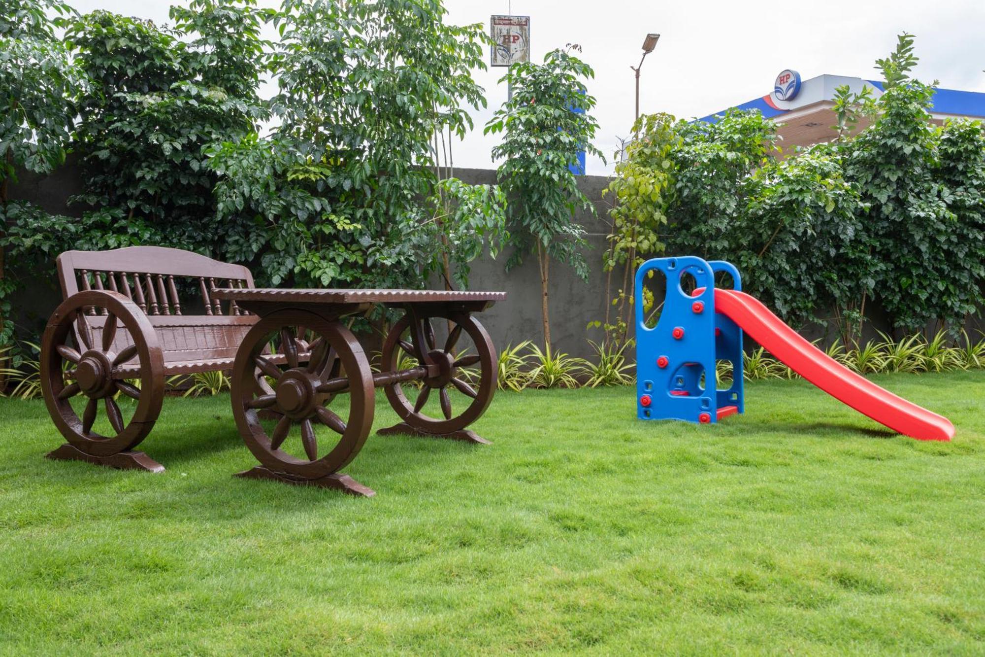 Stone Wood Hotel Amboli Amboli  Dış mekan fotoğraf