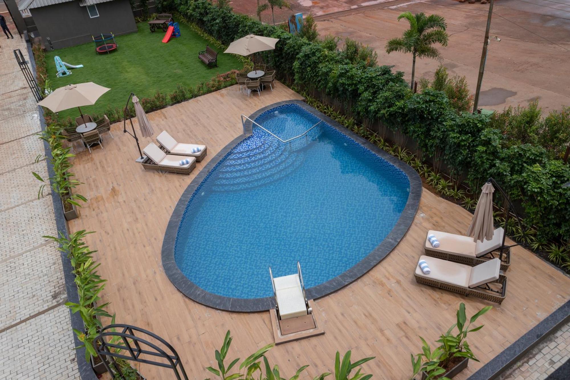 Stone Wood Hotel Amboli Amboli  Dış mekan fotoğraf