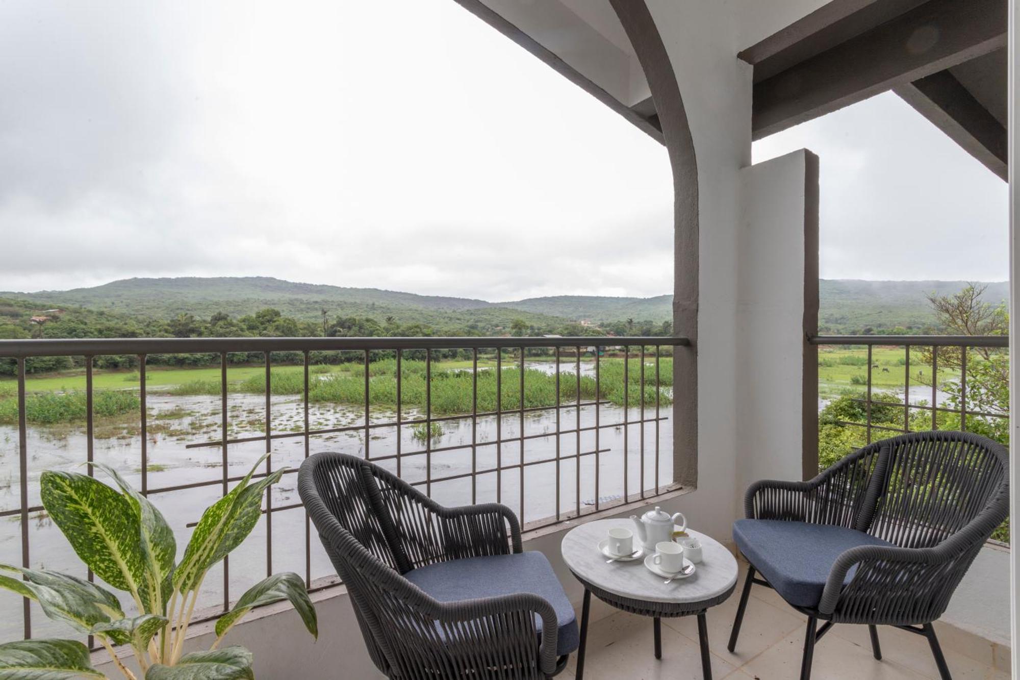 Stone Wood Hotel Amboli Amboli  Dış mekan fotoğraf