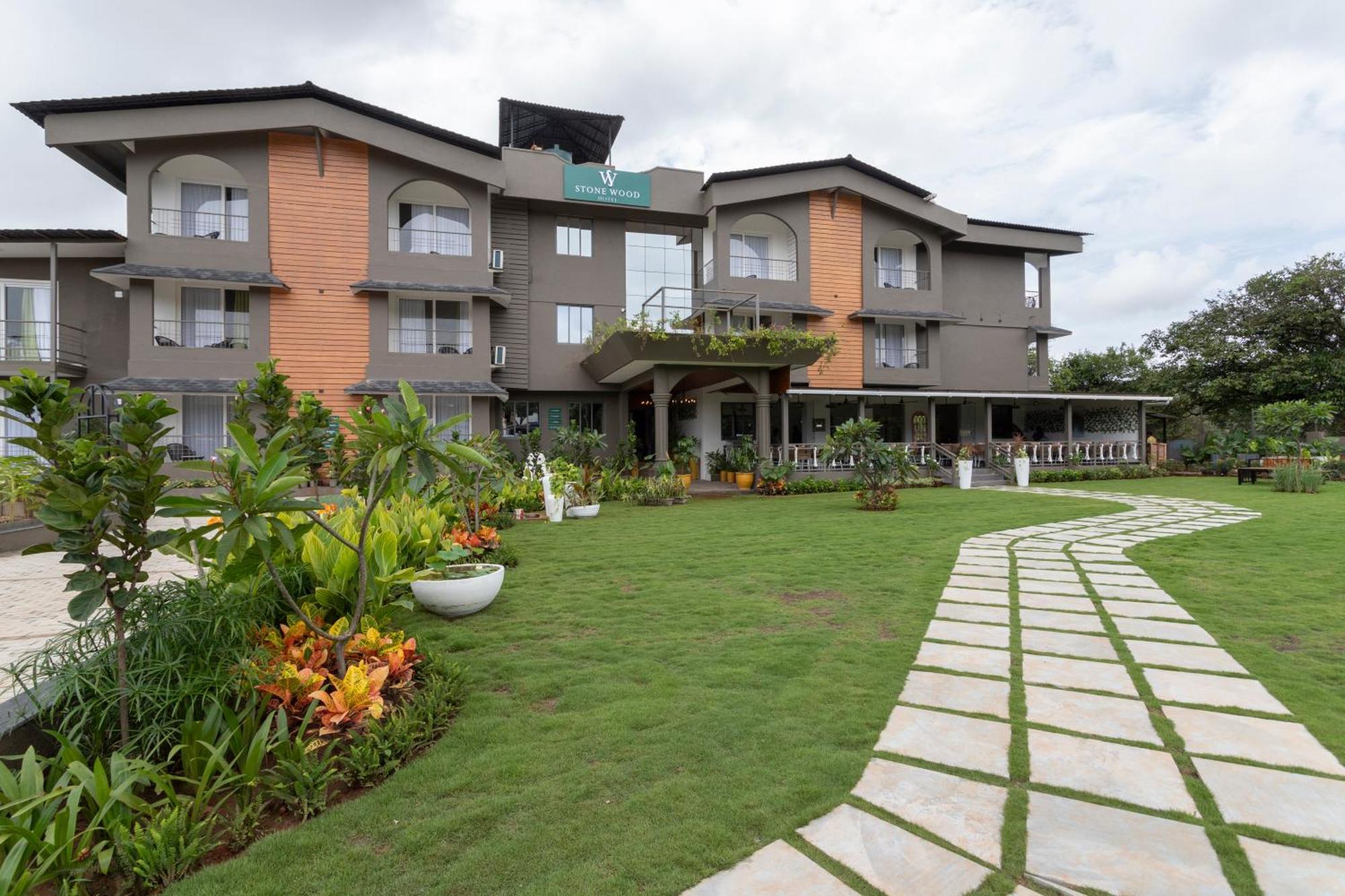 Stone Wood Hotel Amboli Amboli  Dış mekan fotoğraf