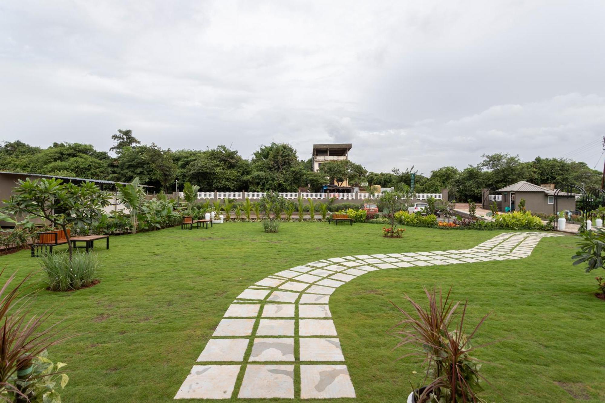 Stone Wood Hotel Amboli Amboli  Dış mekan fotoğraf