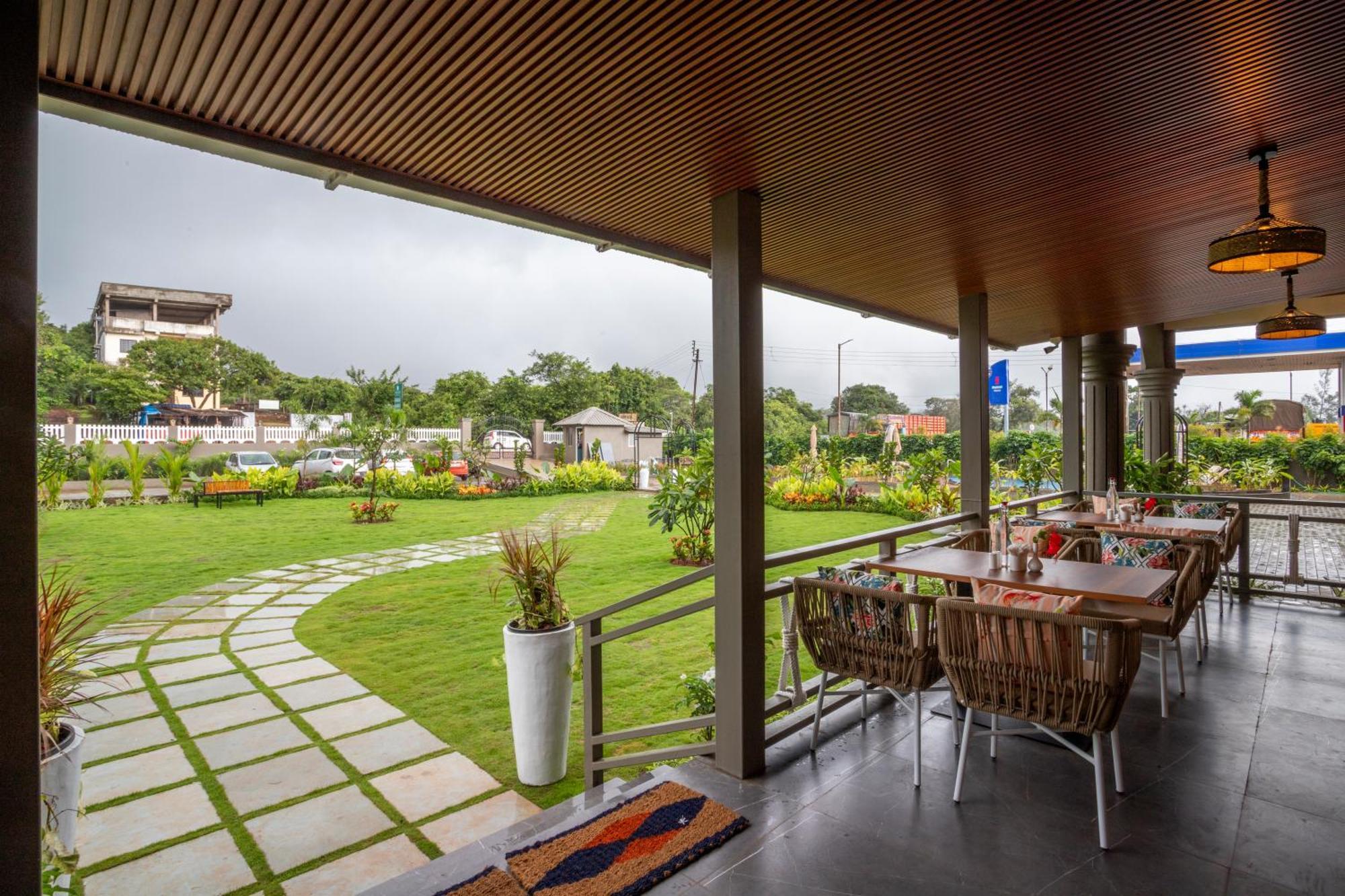 Stone Wood Hotel Amboli Amboli  Dış mekan fotoğraf
